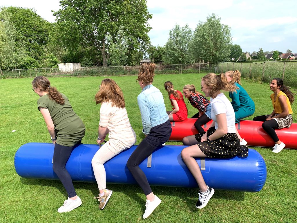Springslangen huren doet u bij UniekeUitjes