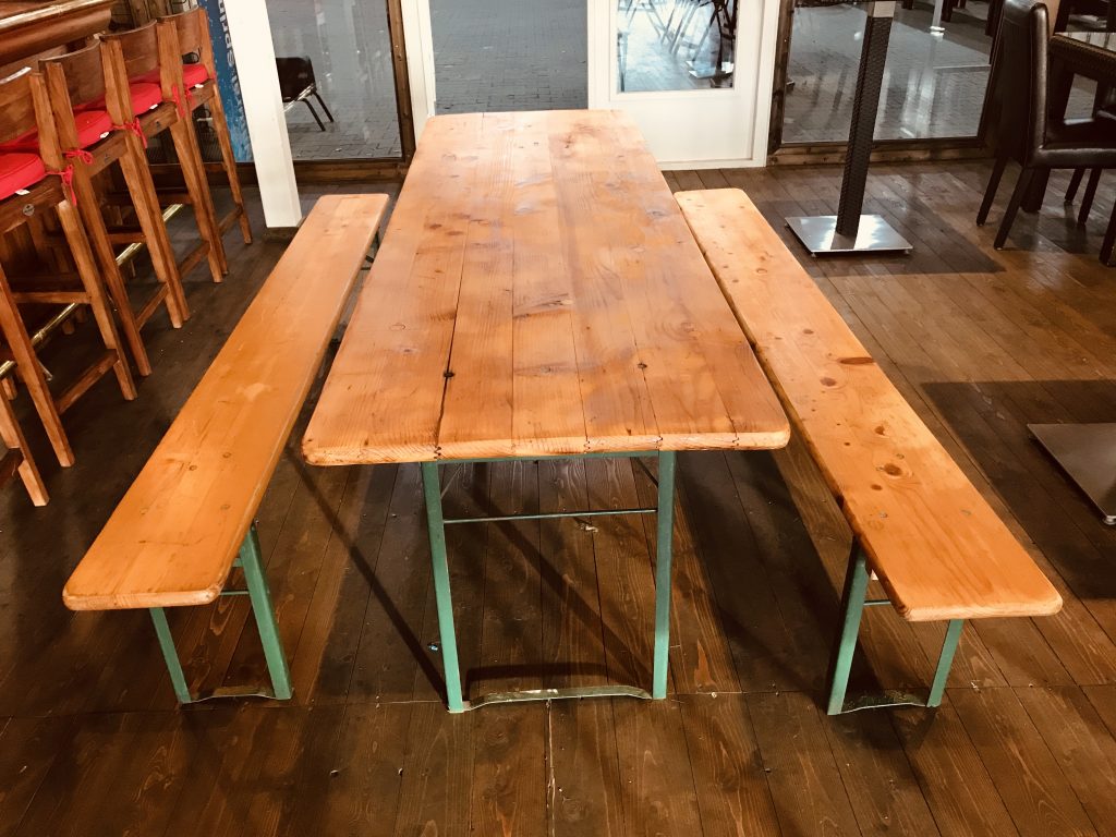 Bierbanken en biertafels UniekeUitjes