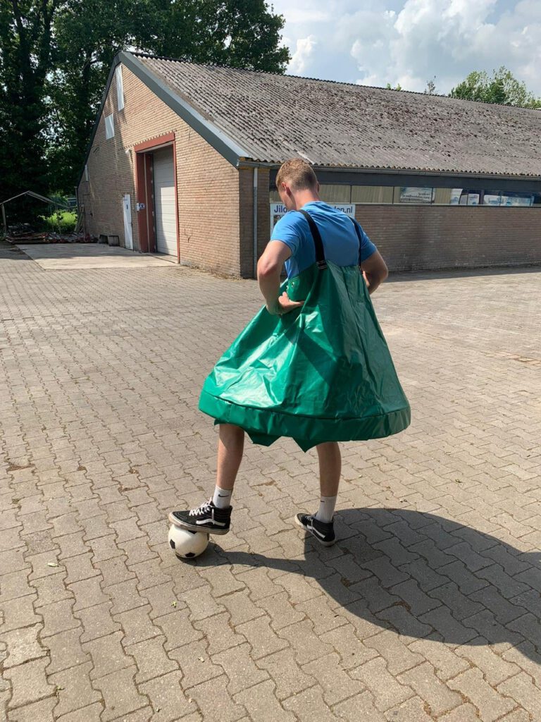 Rokkenvoetbal huren